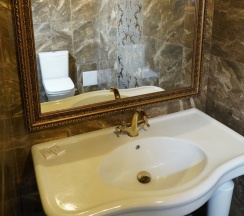 Апартаменты с 3 комнатами с балконом в Салам