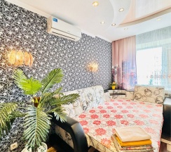 ул. Кедровая д. 14 (2 комн.) VIP в Гостиница 89 регион
