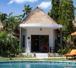 Бунгало Deluxe с видом на бассейн в Отель Secret Garden Beach Resort