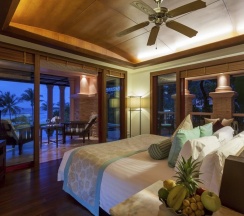 Двухместный люкс Premier с балконом двуспальная кровать в Отель Centara Grand Beach Resort Phuket