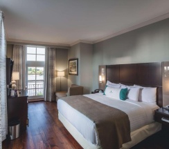 Двухместный номер с видом на реку двуспальная кровать в The Cotton Sail Hotel, Tapestry Collection By Hilton