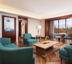 Двухместный люкс Presidential двуспальная кровать в Swissotel Wellness Resort Alatau Almaty