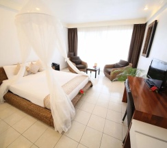 Номер Superior с балконом в The Melanesian Port Vila Hotel