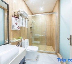 Трёхместный номер Standard в Yiyue Express Hotel