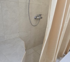 Комната стандарт с 1 односпальной и 1 двуспальной кроватью в Саймон