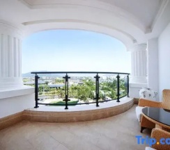 Двухместный номер Standard с балконом (двуспальная кровать) в Tangla Hotel Sanya