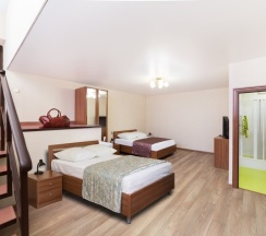 "ЛЮКС" Две кровати в Четыре сезона