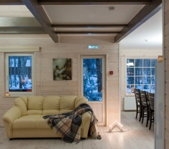 Шестиместный коттедж Premium with Fireplace and Sauna с 3 комнатами в Золотая долина