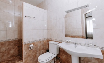 Улучшенный стандарт трехместный с балконом в Монарх