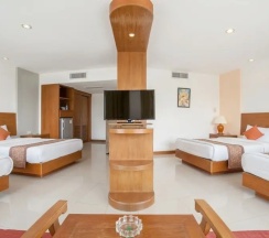 Четырёхместный номер семейный в Royal Palace Hotel Pattaya