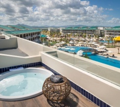 Двухместный полулюкс Privilege RoofTop двуспальная кровать в Ocean El Faro Resort - All Inclusive