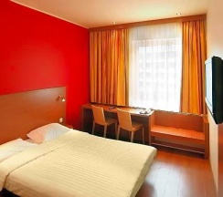 Четырёхместный семейный номер Standard в Leonardo Hotel Salzburg City Center
