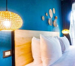 Двухместный номер Standard с видом на бассейн двуспальная кровать в Signature Phuket Resort