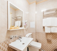 Двухместный номер Стандарт с балконом двуспальная кровать в Dvin