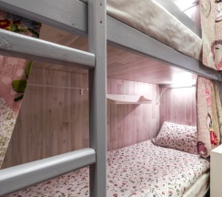 Место в восьмиместном общем номере в Light Dream
