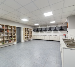 Койко-место в мужском номере на 10 человек в Alfa best house