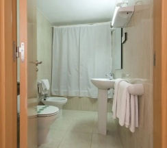 Апартаменты c 1 комнатой с балконом в Apartamentos California