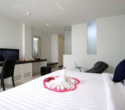Двухместное Pent Pool двуспальная кровать в The Lantern Resorts Patong