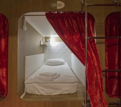 нижняя капсула в Nevsky Capsule Hotel