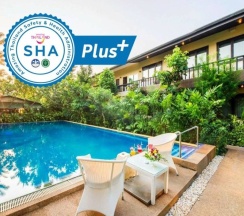 Трёхместный номер Standard в Lokal Phuket