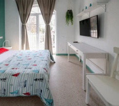 Двухместный номер Standard с балконом двуспальная кровать в Алиса, привет!