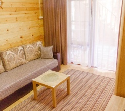 Двухуровневый 4-х местный коттедж в Морские Рифы