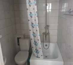 Двухместный семейный номер Economy Цокольный этаж с 2 комнатами двуспальная кровать в Радуга