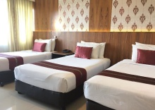 Трёхместный номер Deluxe с балконом в Forum Park Hotel