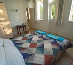 Двухместный номер Superior с балконом и с красивым видом из окна двуспальная кровать в Вилла Акация