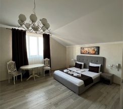 Большой четырехместный Люкс № 20 в VIP 29