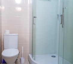 Трехместный стандартный номер на двух-трех гостей с балконом и видом во двор(Корпус Б) в Оптимист