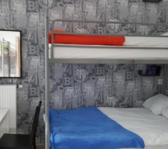 Кровать в общем номере в Hostel Lwowska 11