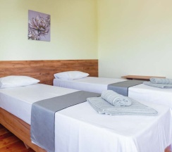 Двухместный номер Standard Мансарда с балконом и с красивым видом из окна 2 отдельные кровати в Сандзен