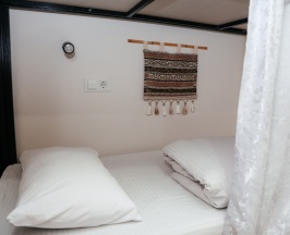 Кровать в общем номере (женский номер) в Apple Hostel