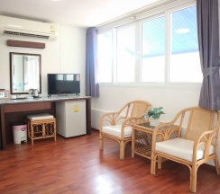 Двухместный номер Comfort с балконом двуспальная кровать в Sunshine Guest House