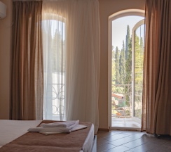 Двухместный номер Standard с балконом 2 отдельные кровати в Никополи