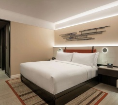 Двухместный номер Guest двуспальная кровать в DoubleTree by Hilton Bangkok Ploenchit