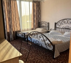 Трёхместный семейный номер Superior с красивым видом из окна в Villa Familia