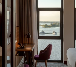 Премиум с двуспальной кроватью и видом на бухту в Рябина от Васта