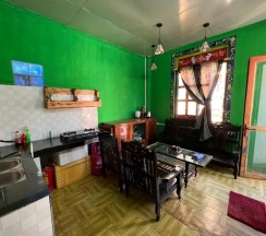 Двухместный номер Standard с видом на сад двуспальная кровать в Saigonese Trekking House - Hostel