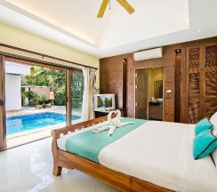 Вилла с 5 комнатами с балконом в Tropicana Pool Villa