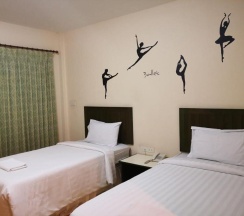 Двухместный номер Standard 2 отдельные кровати в Baan Suksiri Hotel