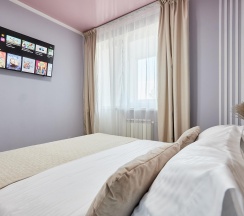 2-комнатные апартаменты люкс с 1 односпальной и 2 двуспальными кроватями в Ваш Комфорт Апарт на улице Дмитрия Благоева