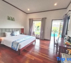 Люкс с видом на бассейн в Santa Garden Resort