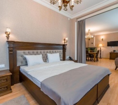 Семейный люкс в Imperial House Hotel