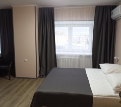 Номер комфорт полулюкс с 1 двуспальной кроватью в Ковров