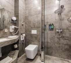 Семейный двухкомнатный номер с балконом в Cosmos Vladikavkaz La Vallee Hotel