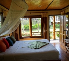 Двухместная вилла c 1 комнатой с видом на сад двуспальная кровать в Starwell Garden Home Resort