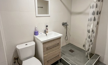Семейный номер Deluxe с одной двуспальной и одной односпальной кроватью в Art hostel