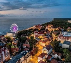 восьми местный номер в Party and Sun
